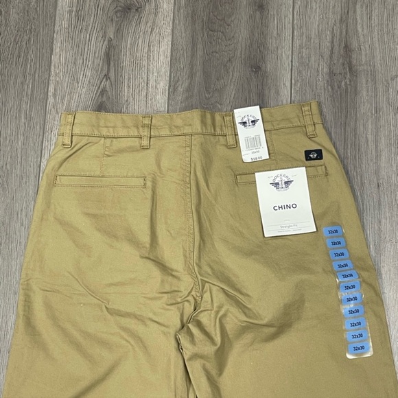 NWT Dockers® Men's Straight Fit Chino Khaki with Stretch for Comfort, 32x30 - Picture 4 of 7